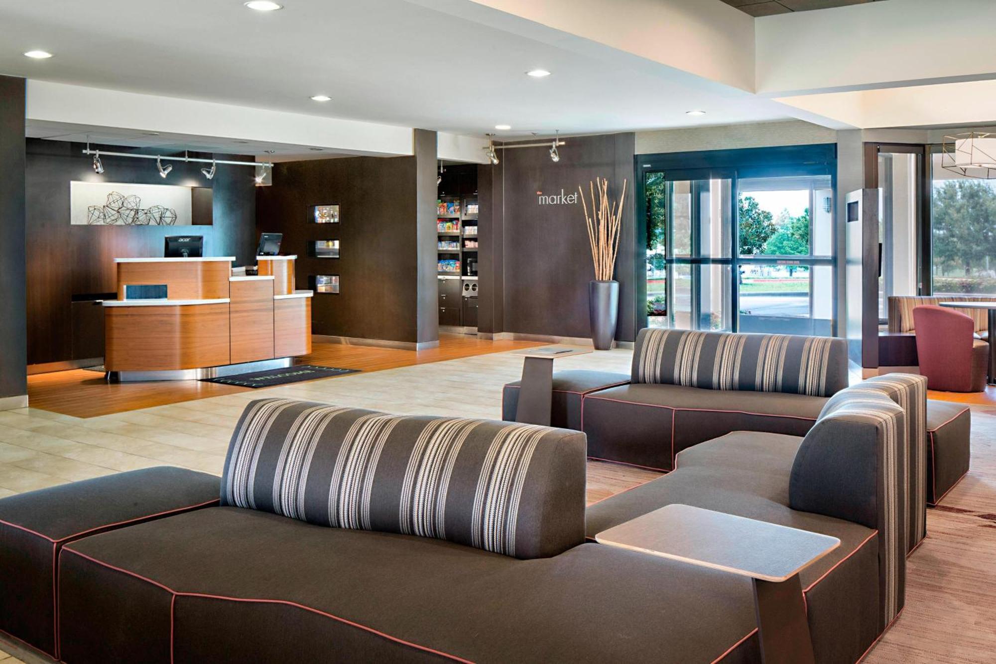Courtyard By Marriott Dallas Arlington Entertainment District Eksteriør billede