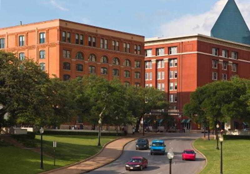 Courtyard By Marriott Dallas Arlington Entertainment District Eksteriør billede