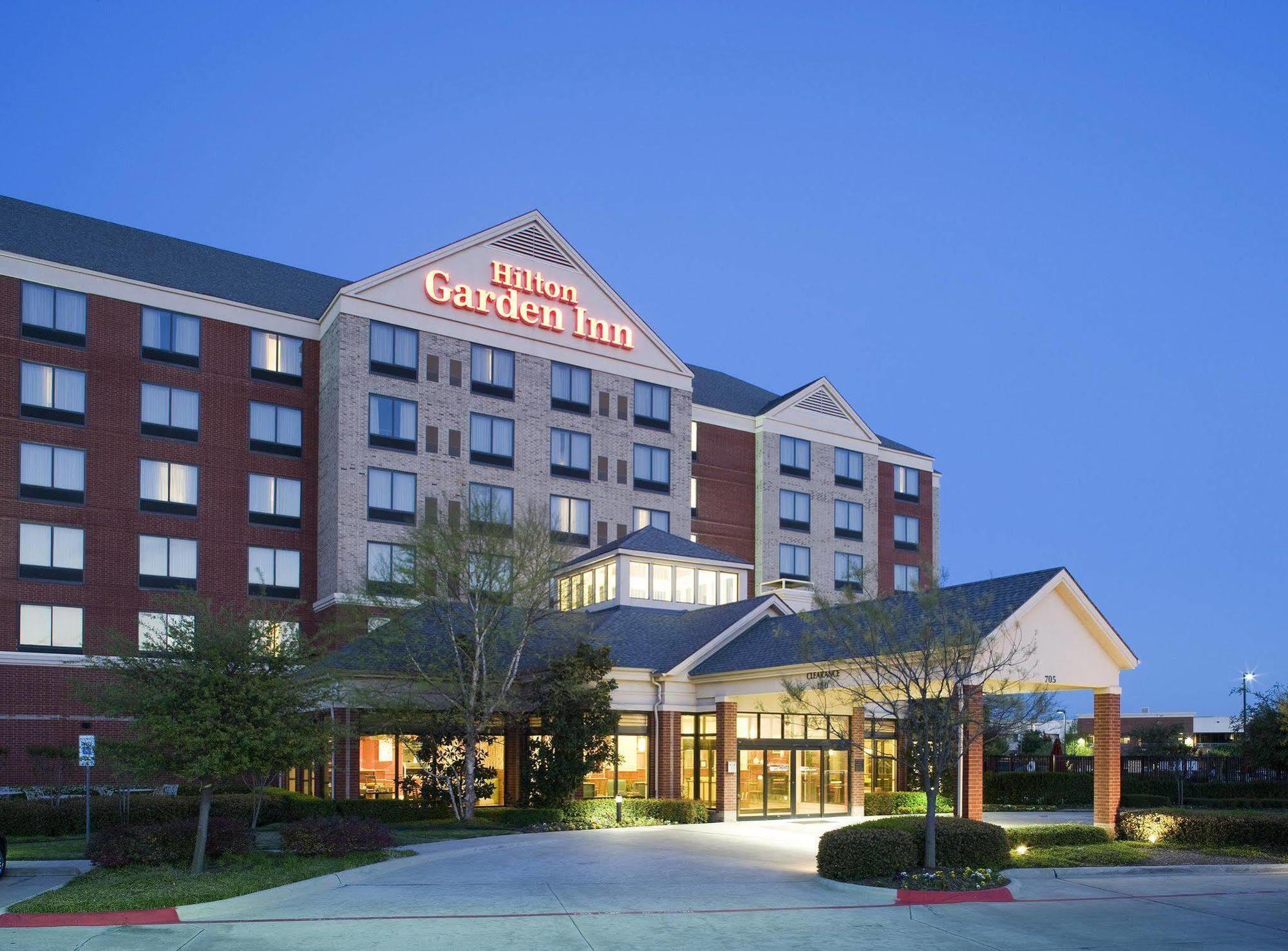 Courtyard By Marriott Dallas Arlington Entertainment District Eksteriør billede