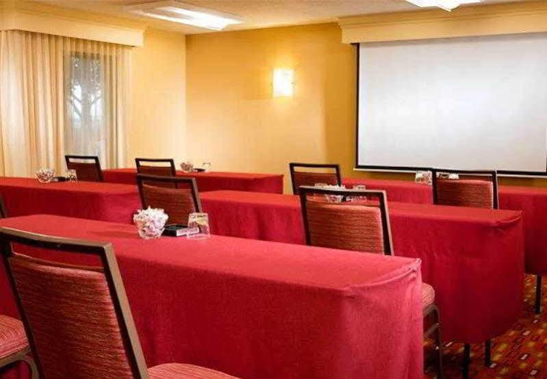 Courtyard By Marriott Dallas Arlington Entertainment District Eksteriør billede