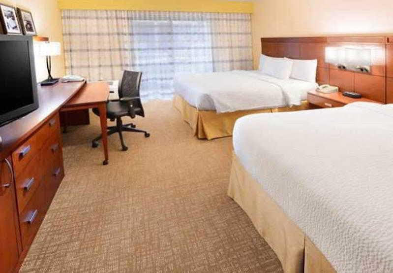 Courtyard By Marriott Dallas Arlington Entertainment District Eksteriør billede