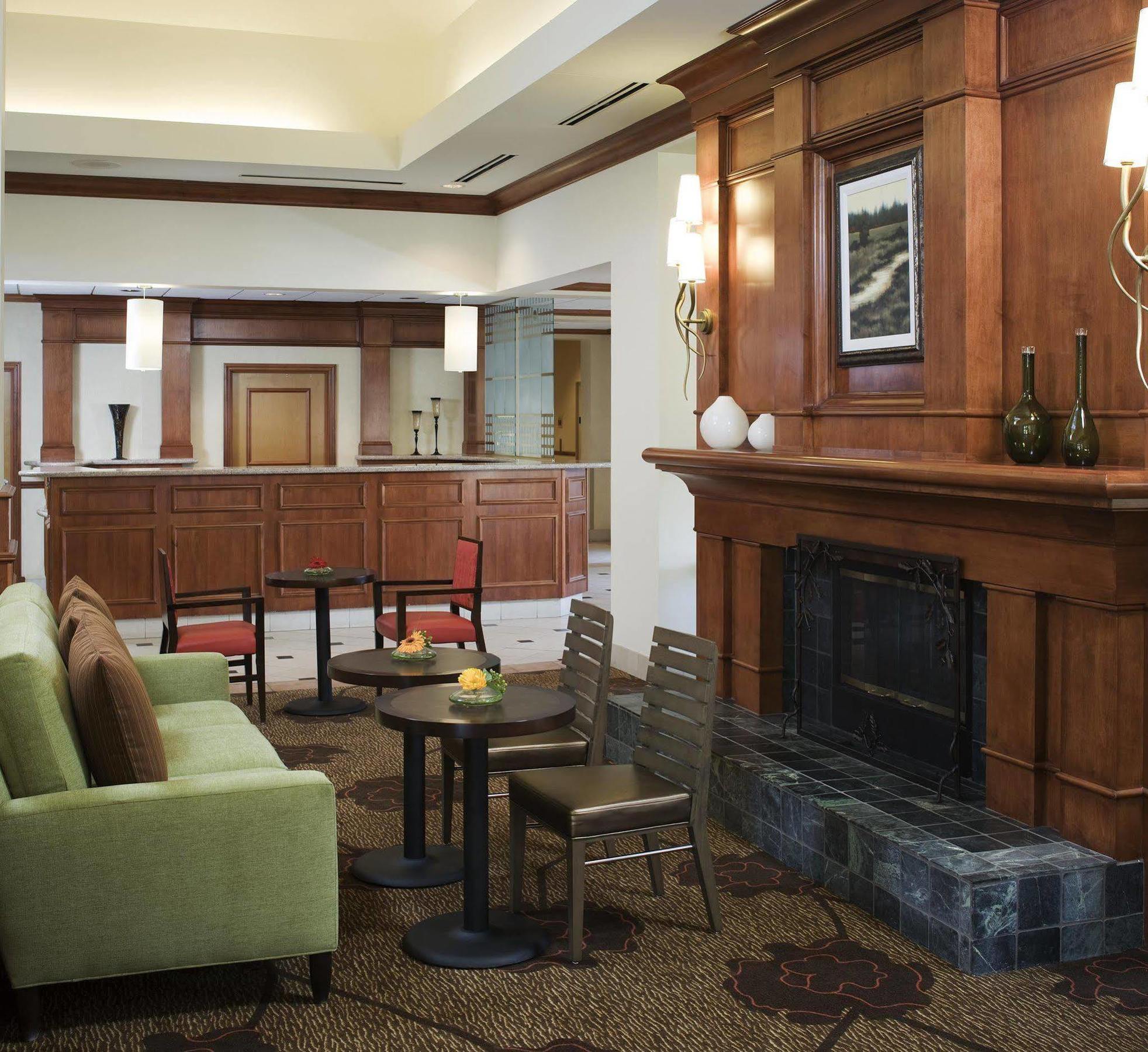 Courtyard By Marriott Dallas Arlington Entertainment District Eksteriør billede